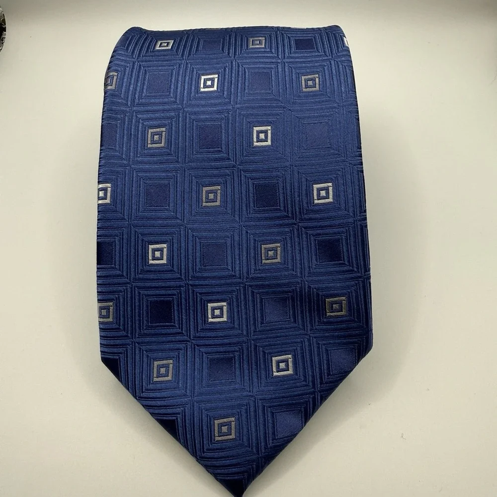 Michael Kors Blue Geometric Squares 100% Silk Men's Tie 58